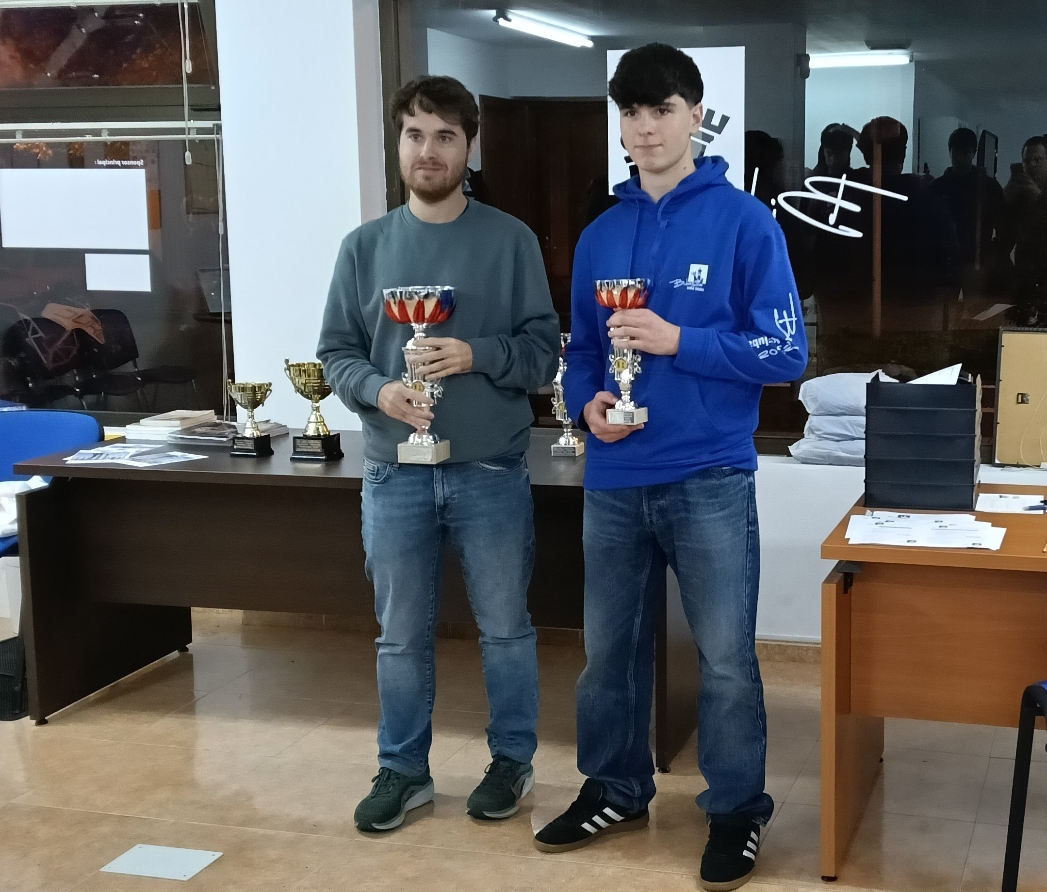 Podium Primera min